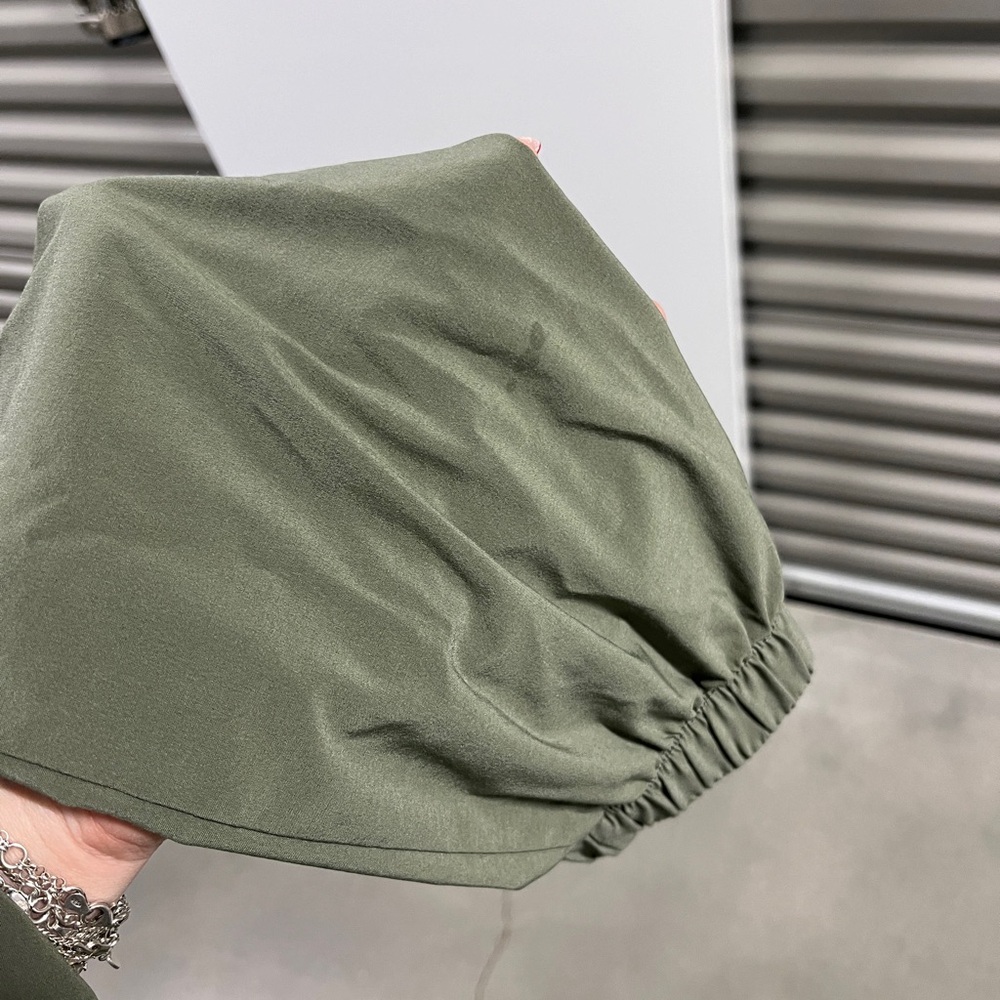 Vuori Villa Jogger Army Green Women's Sz Small Athleisure Lightweight Pull On - Picture 7 of 8